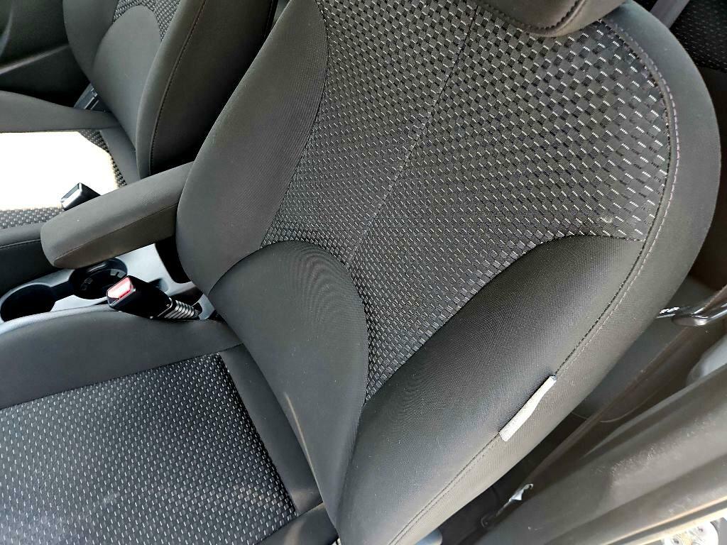 Photo 20 of this HYUNDAI ACCENT