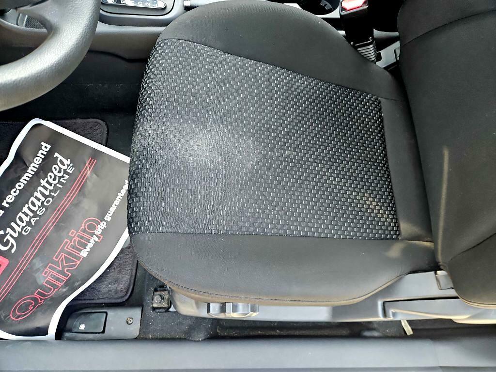 Photo 21 of this HYUNDAI ACCENT