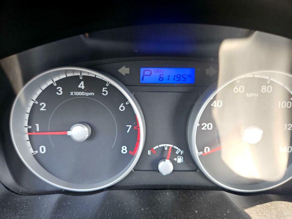Photo 23 of this HYUNDAI ACCENT