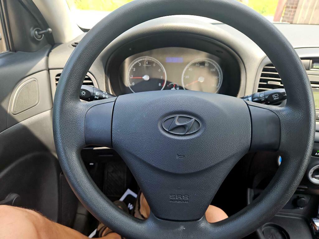 Photo 24 of this HYUNDAI ACCENT