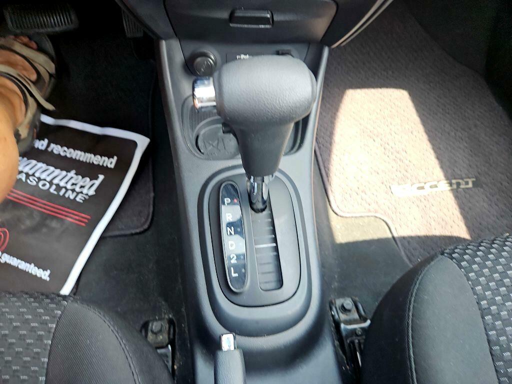 Photo 27 of this HYUNDAI ACCENT