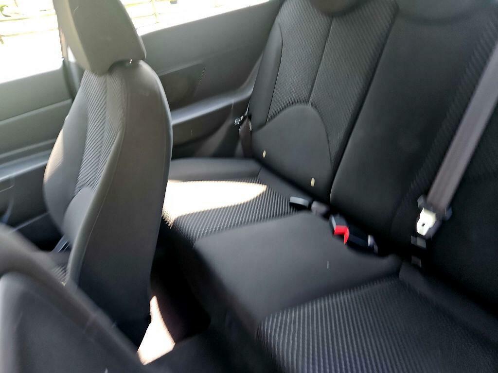 Photo 33 of this HYUNDAI ACCENT