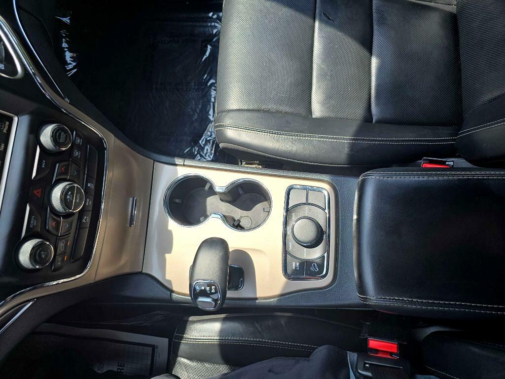 Photo 13 of this JEEP GRAND CHEROKEE