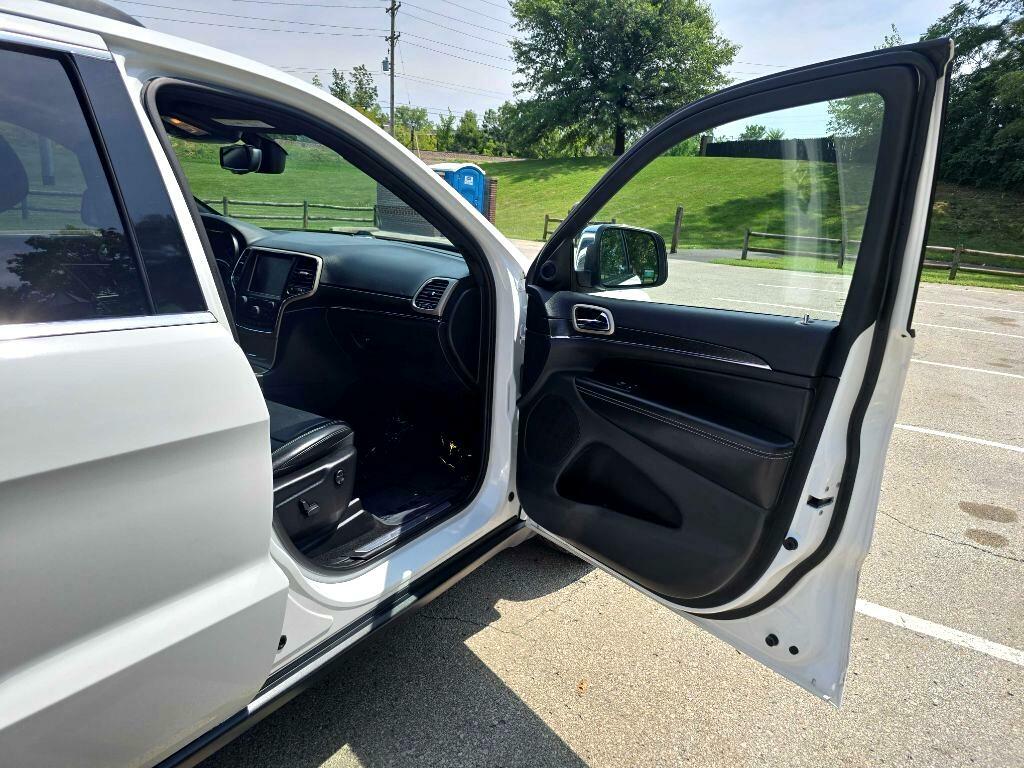 Photo 16 of this JEEP GRAND CHEROKEE
