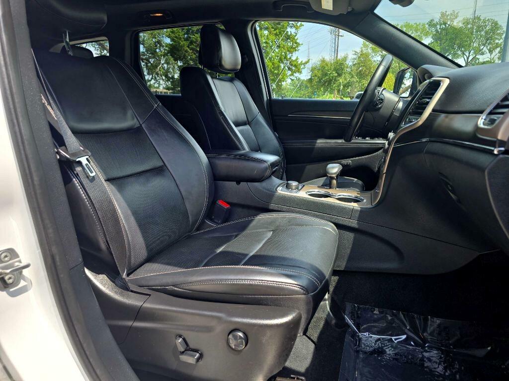 Photo 18 of this JEEP GRAND CHEROKEE