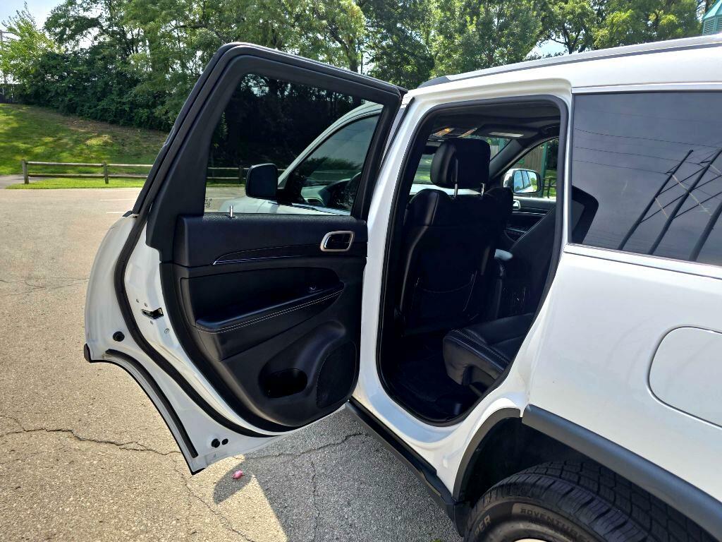 Photo 21 of this JEEP GRAND CHEROKEE