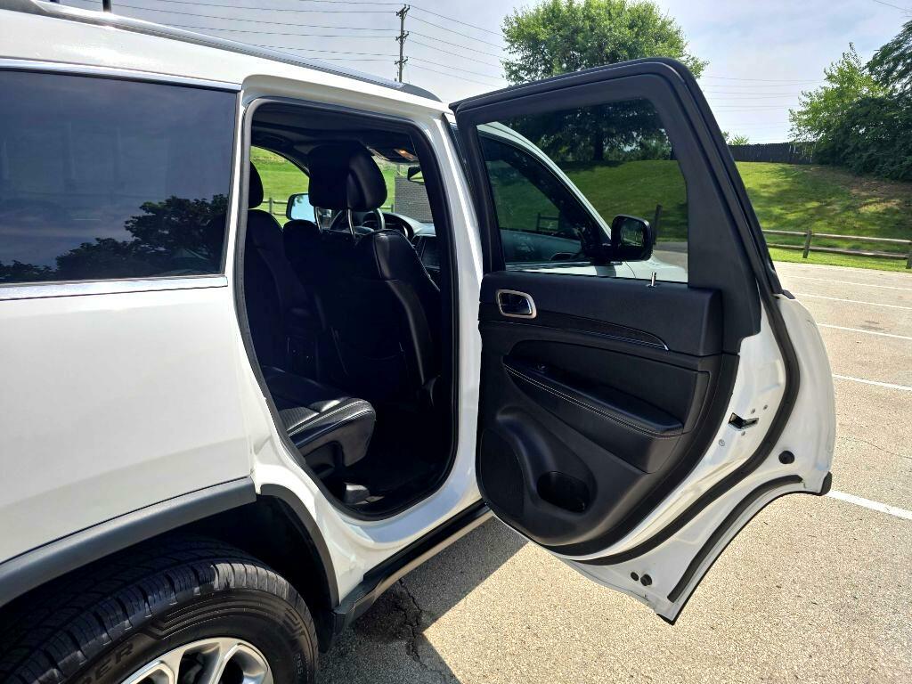 Photo 24 of this JEEP GRAND CHEROKEE