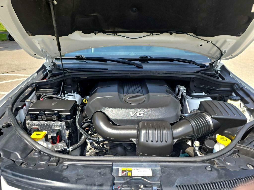 Photo 39 of this JEEP GRAND CHEROKEE