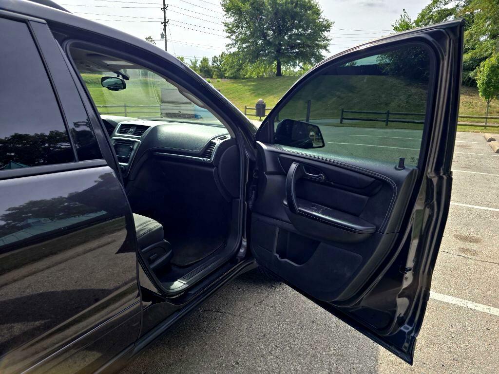 Photo 18 of this GMC ACADIA