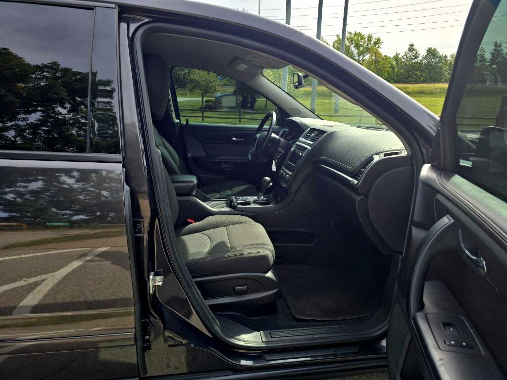 Photo 19 of this GMC ACADIA
