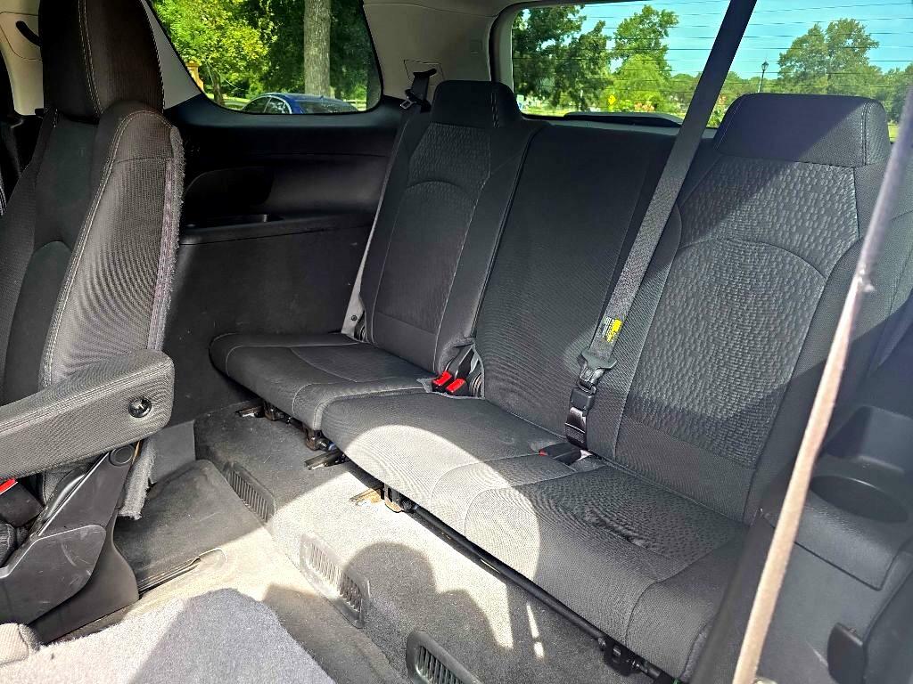 Photo 26 of this GMC ACADIA