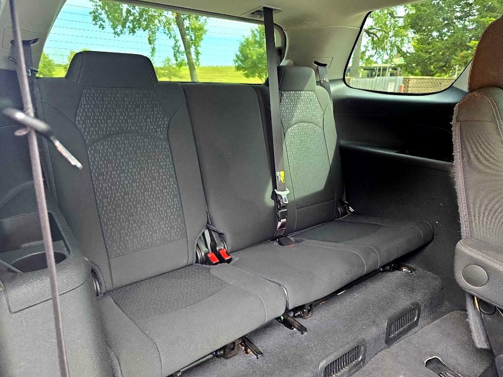 Photo 30 of this GMC ACADIA