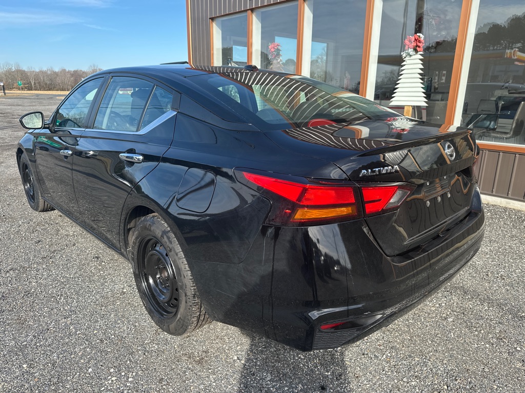 Additional photo of vehicle.