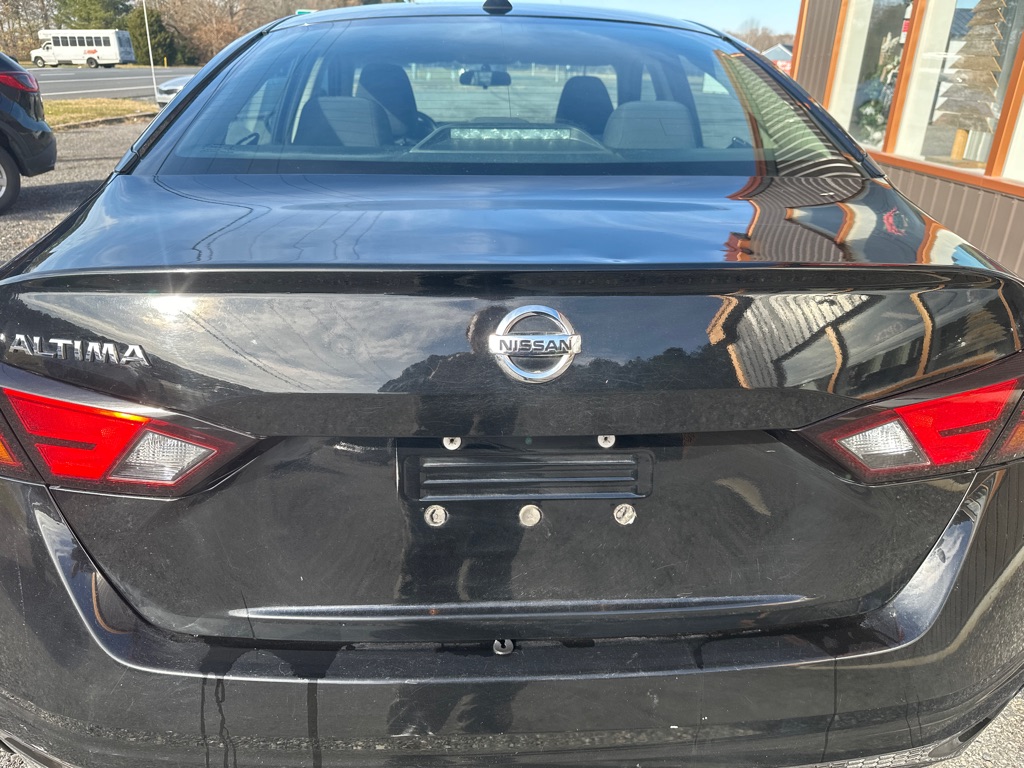 Additional photo of vehicle.