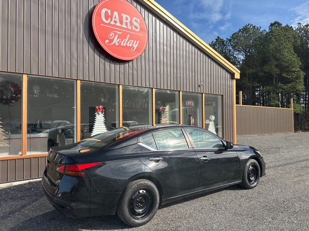 Additional photo of vehicle.