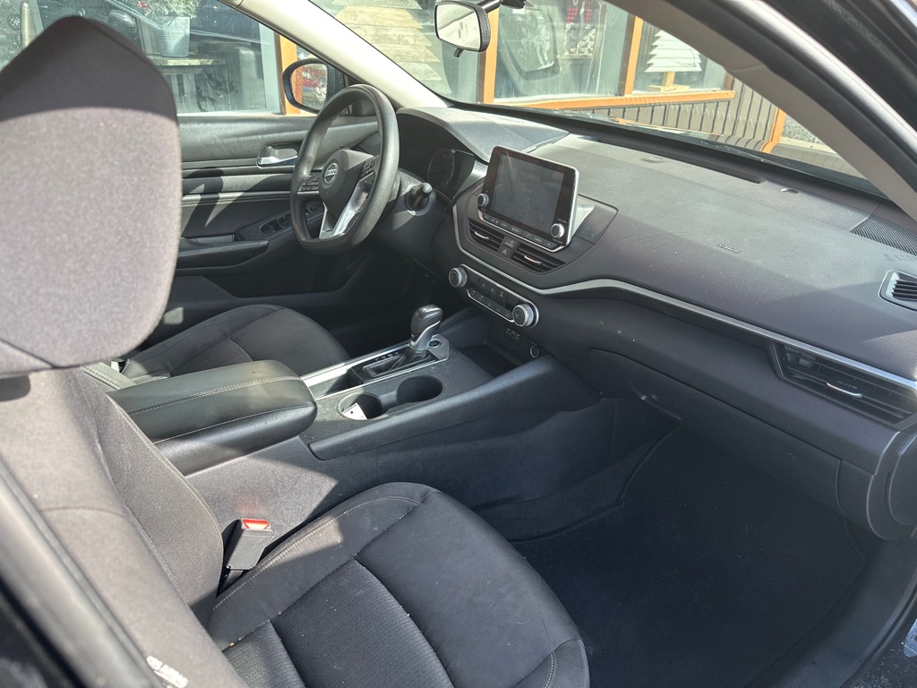 Additional photo of vehicle.