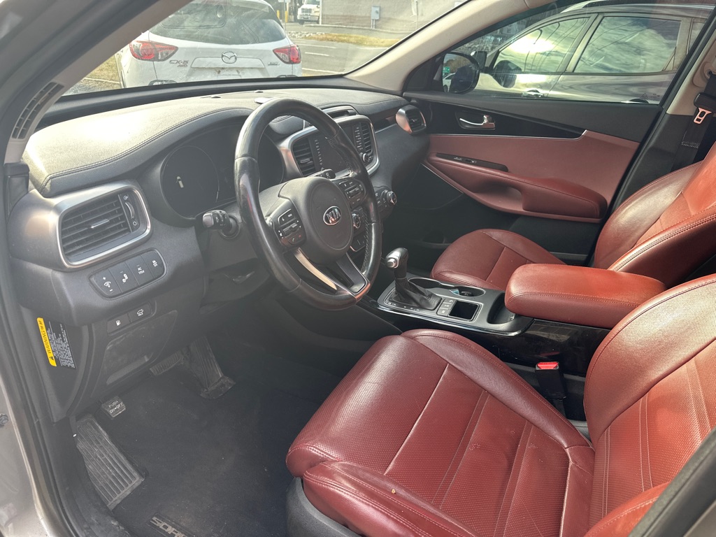 Additional photo of vehicle.