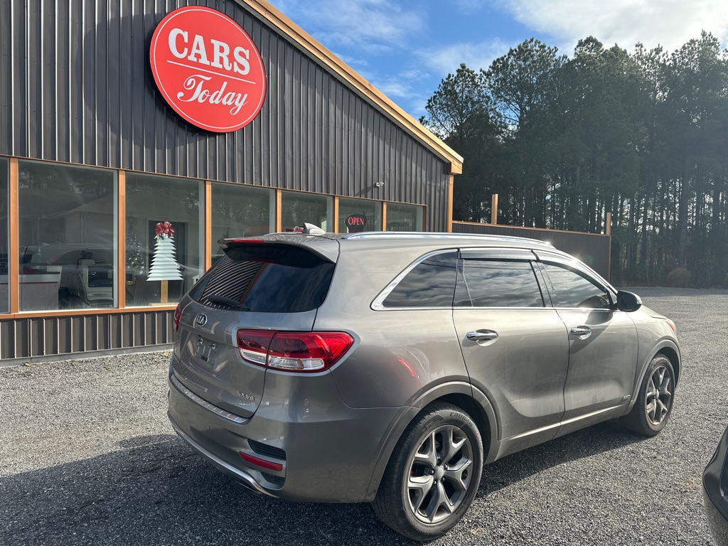 Additional photo of vehicle.