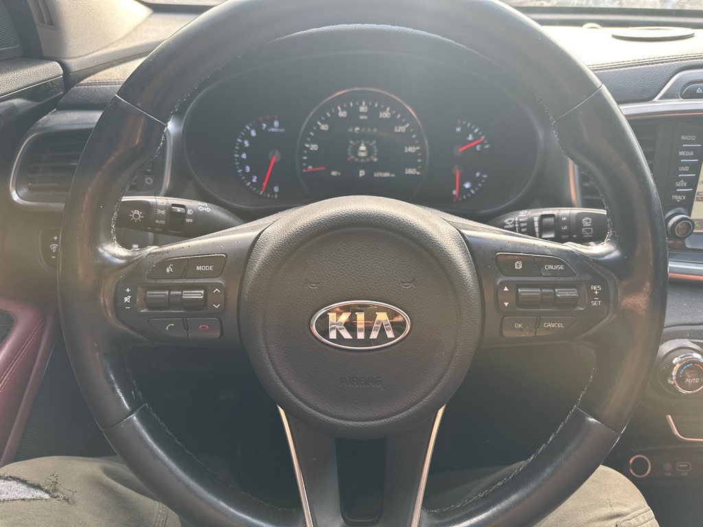 Additional photo of vehicle.