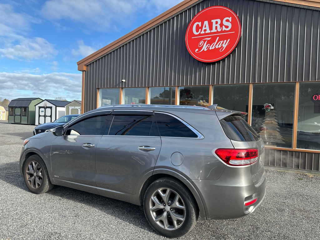 Additional photo of vehicle.