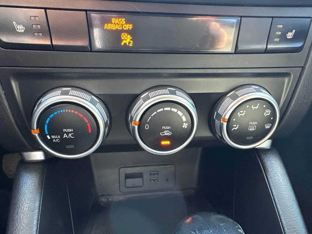 Additional photo of vehicle.