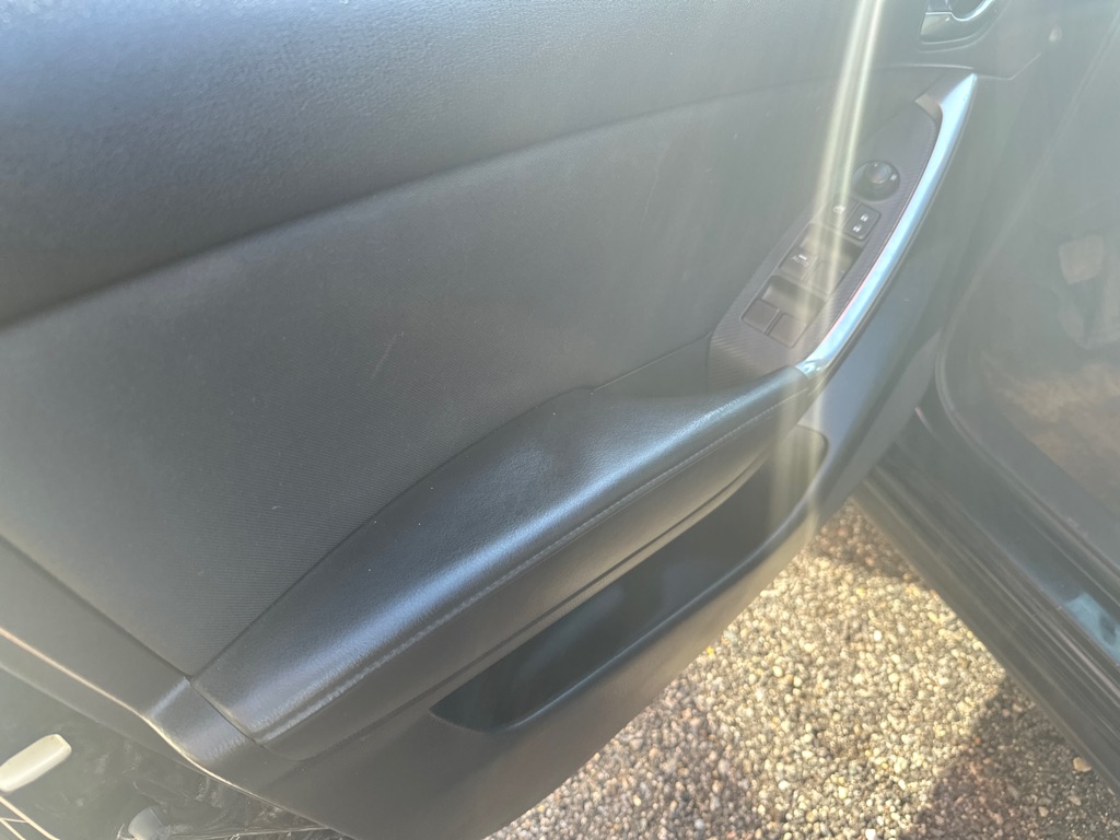 Additional photo of vehicle.