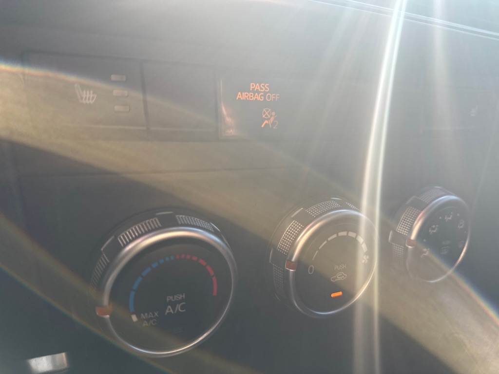 Additional photo of vehicle.