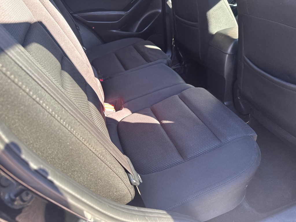 Additional photo of vehicle.