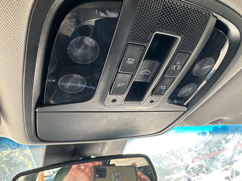 Additional photo of vehicle.