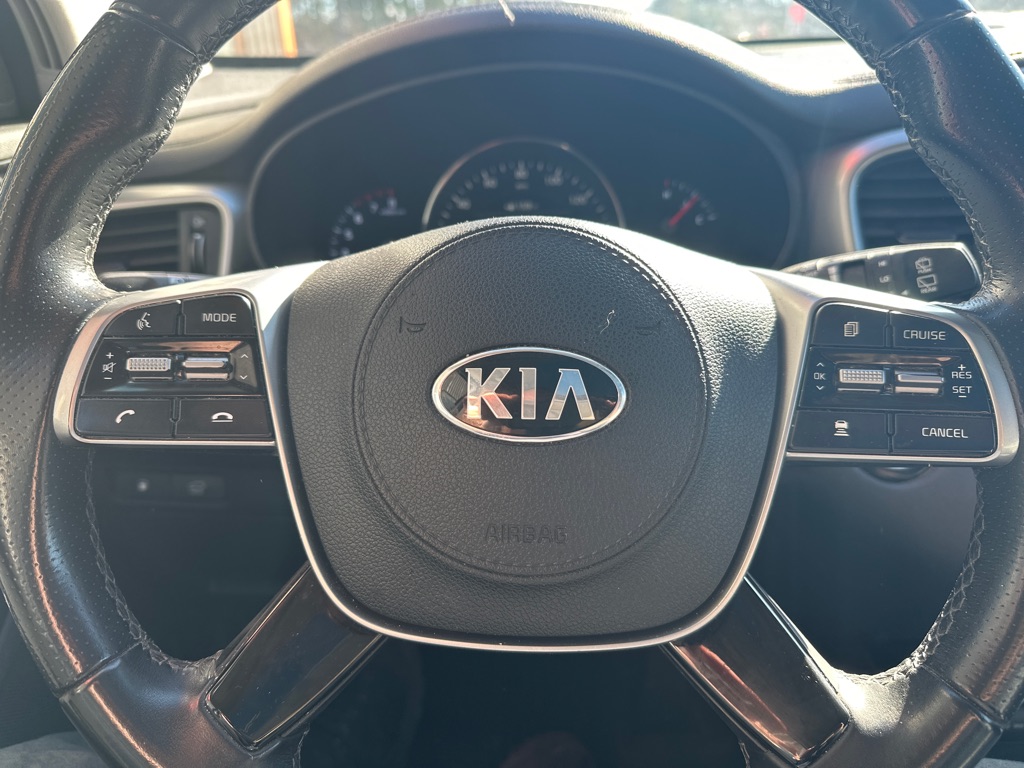 Additional photo of vehicle.