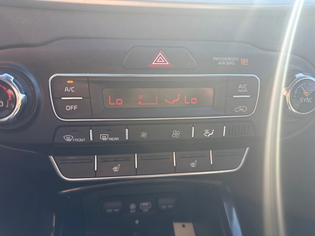 Additional photo of vehicle.