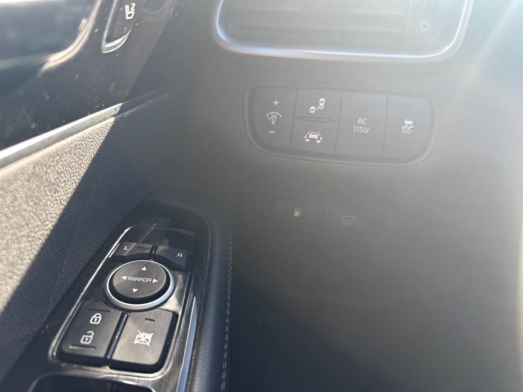 Additional photo of vehicle.