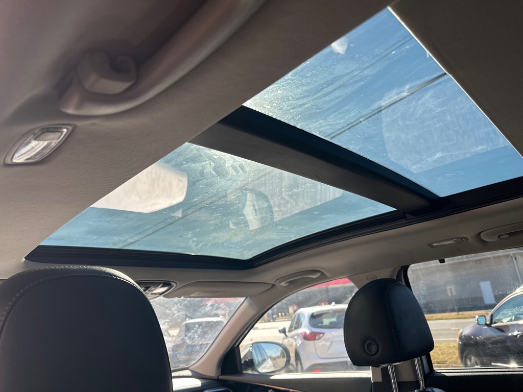 Additional photo of vehicle.