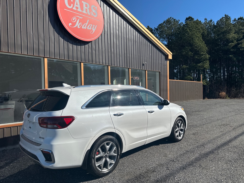 Additional photo of vehicle.