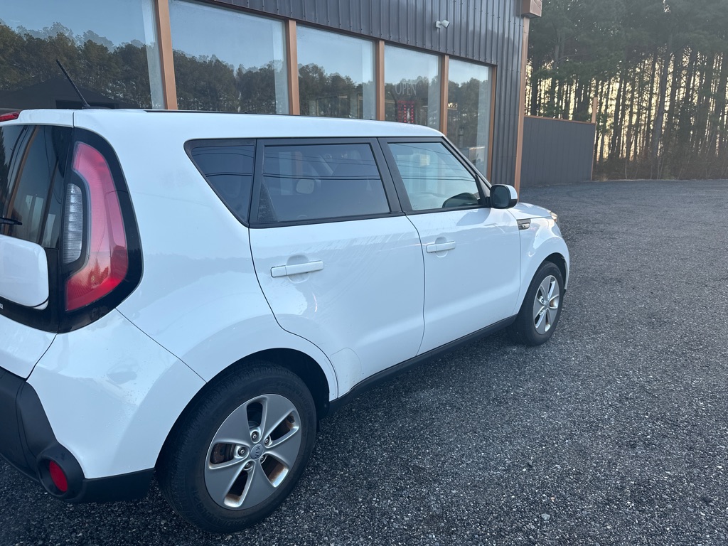 Additional photo of vehicle.