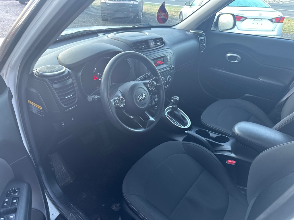 Additional photo of vehicle.