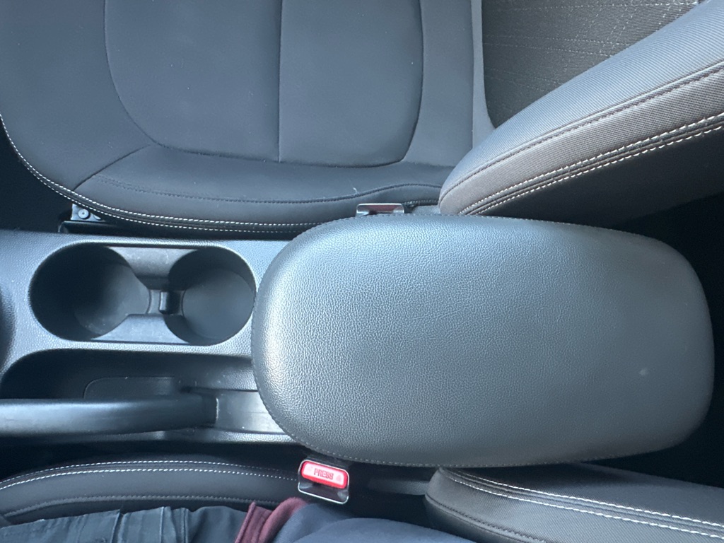 Additional photo of vehicle.