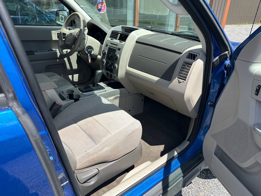 2011 Ford Escape XLT - Photo 12