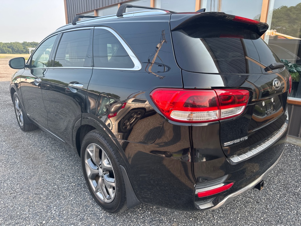 Additional photo of vehicle.