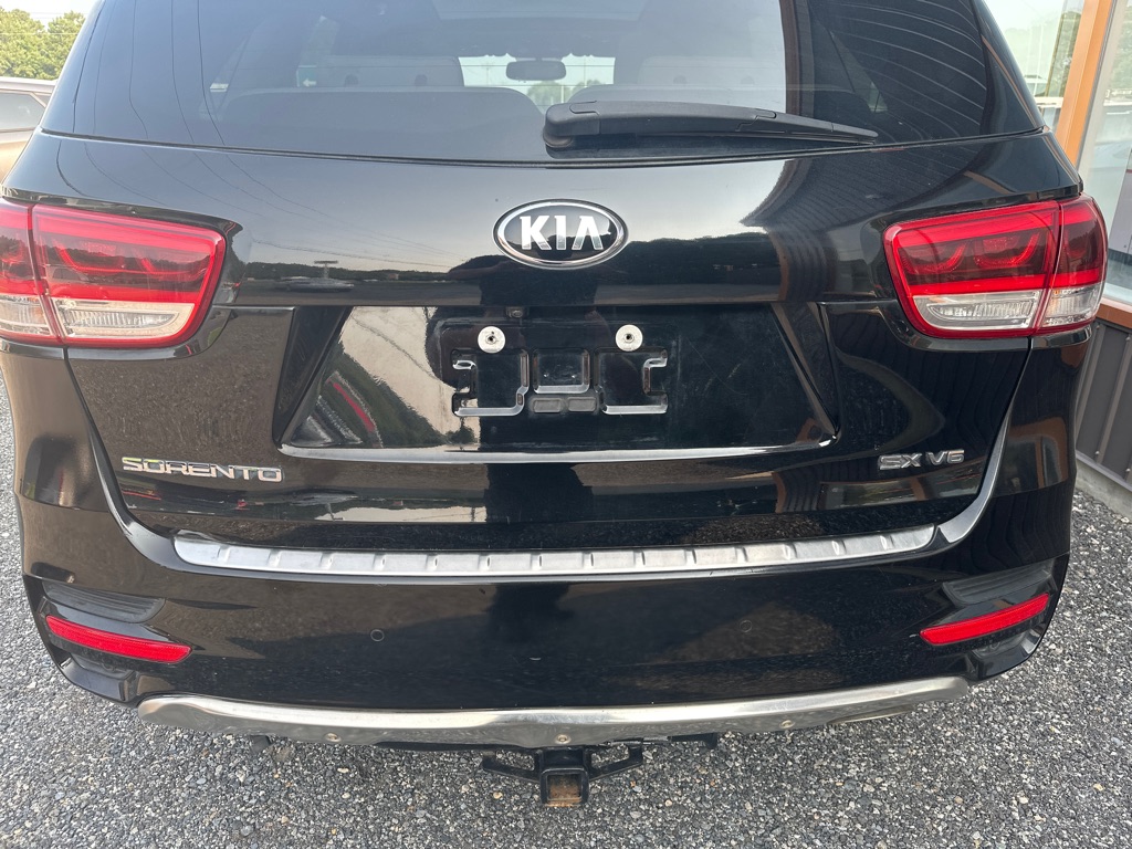 Additional photo of vehicle.