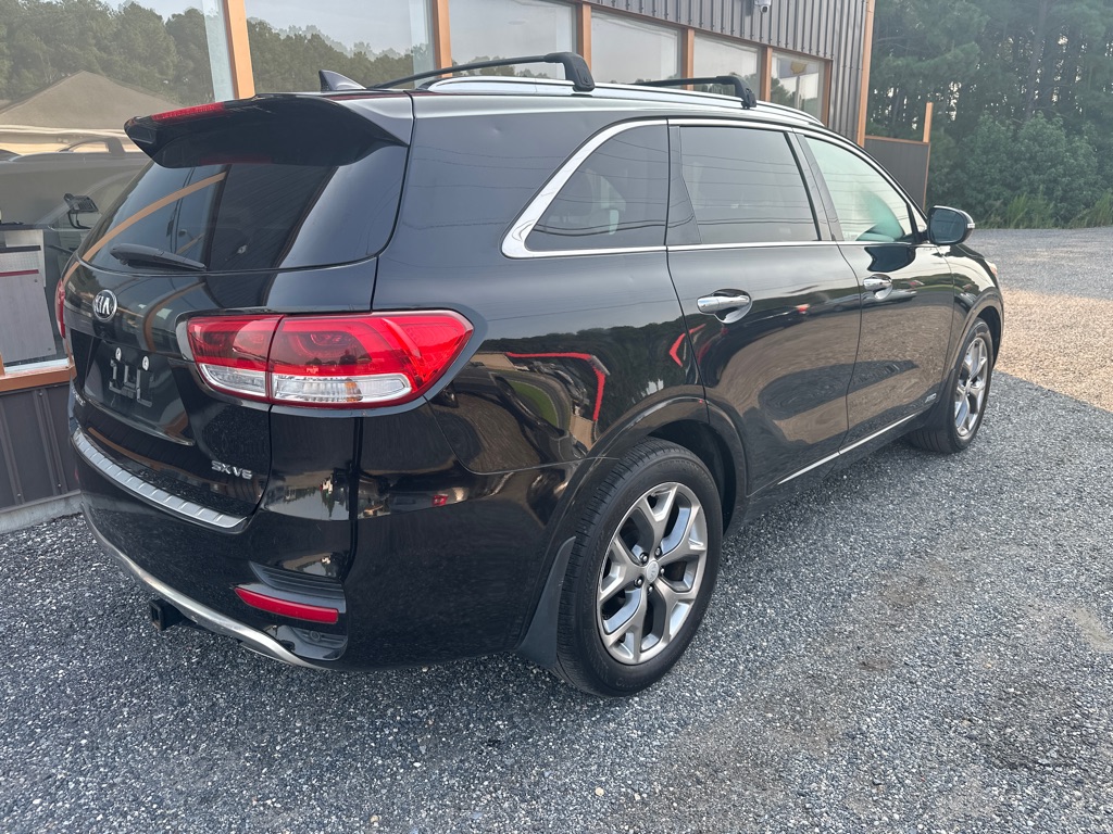 Additional photo of vehicle.