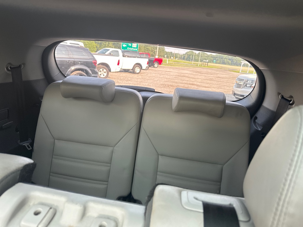 Additional photo of vehicle.
