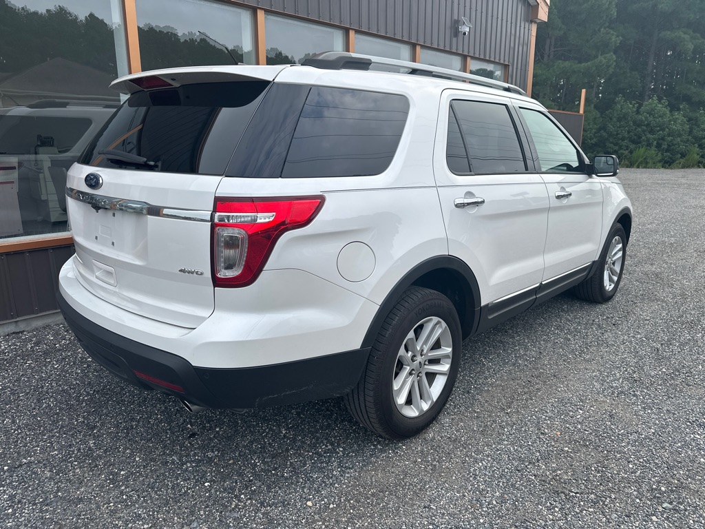 Additional photo of vehicle.