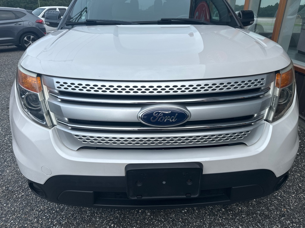 Additional photo of vehicle.