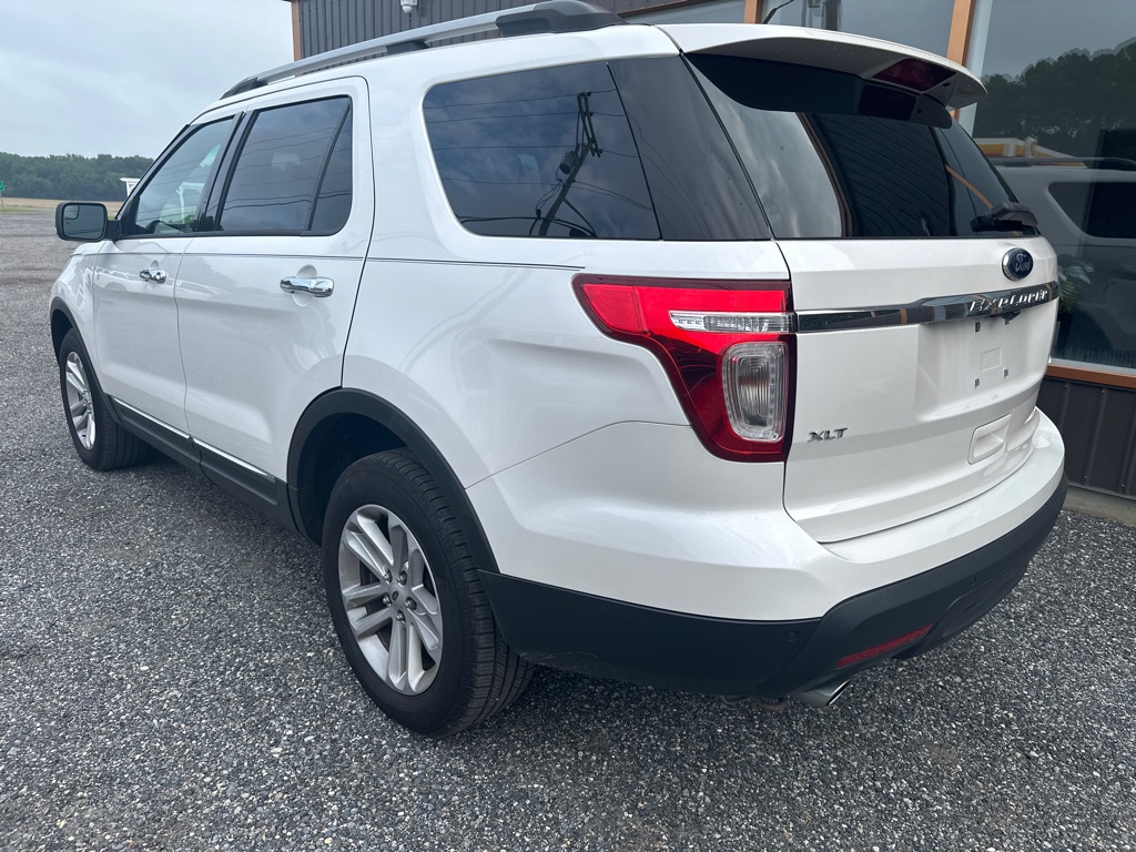 Additional photo of vehicle.