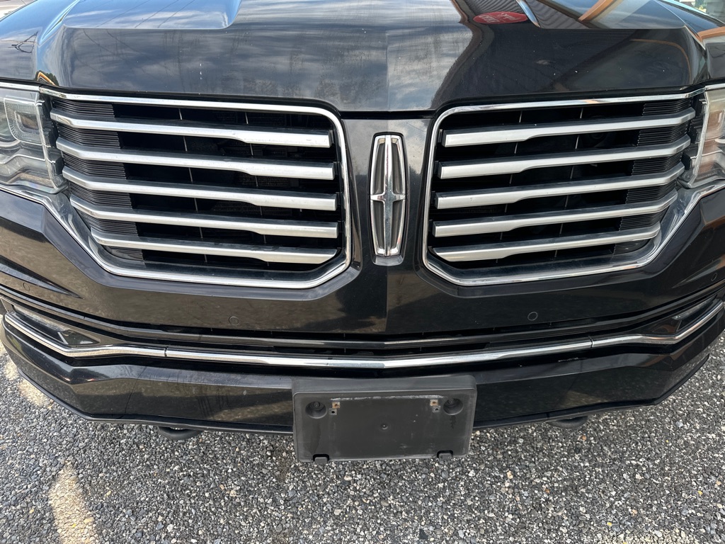 Additional photo of vehicle.