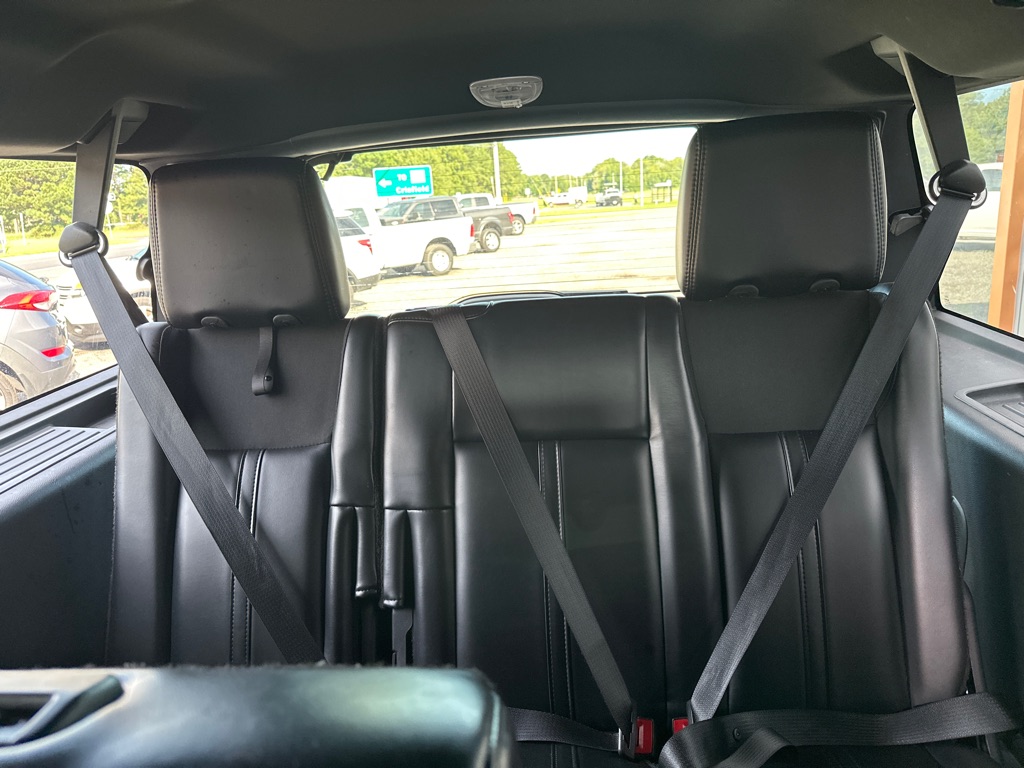 Additional photo of vehicle.