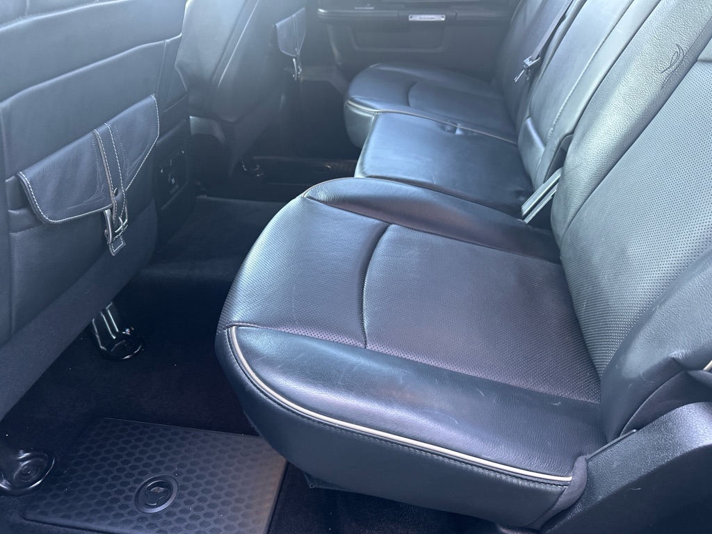 Additional photo of vehicle.