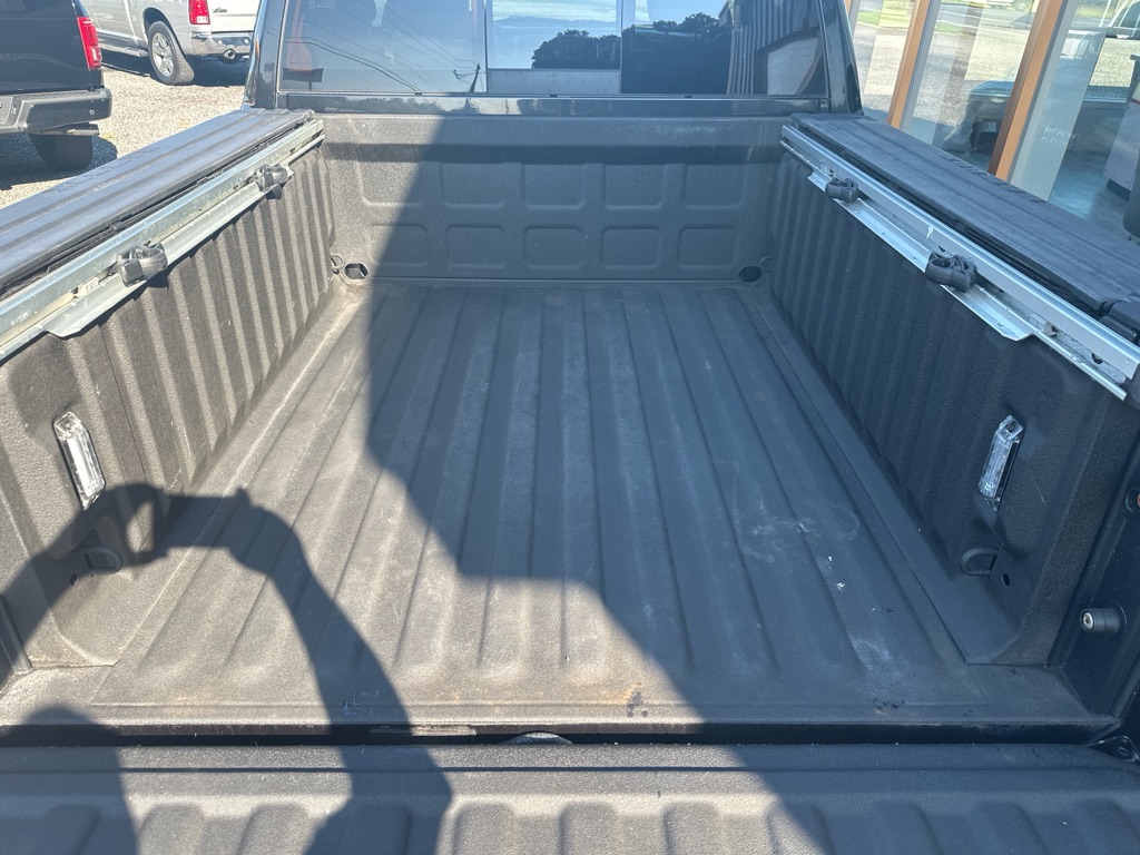 Additional photo of vehicle.