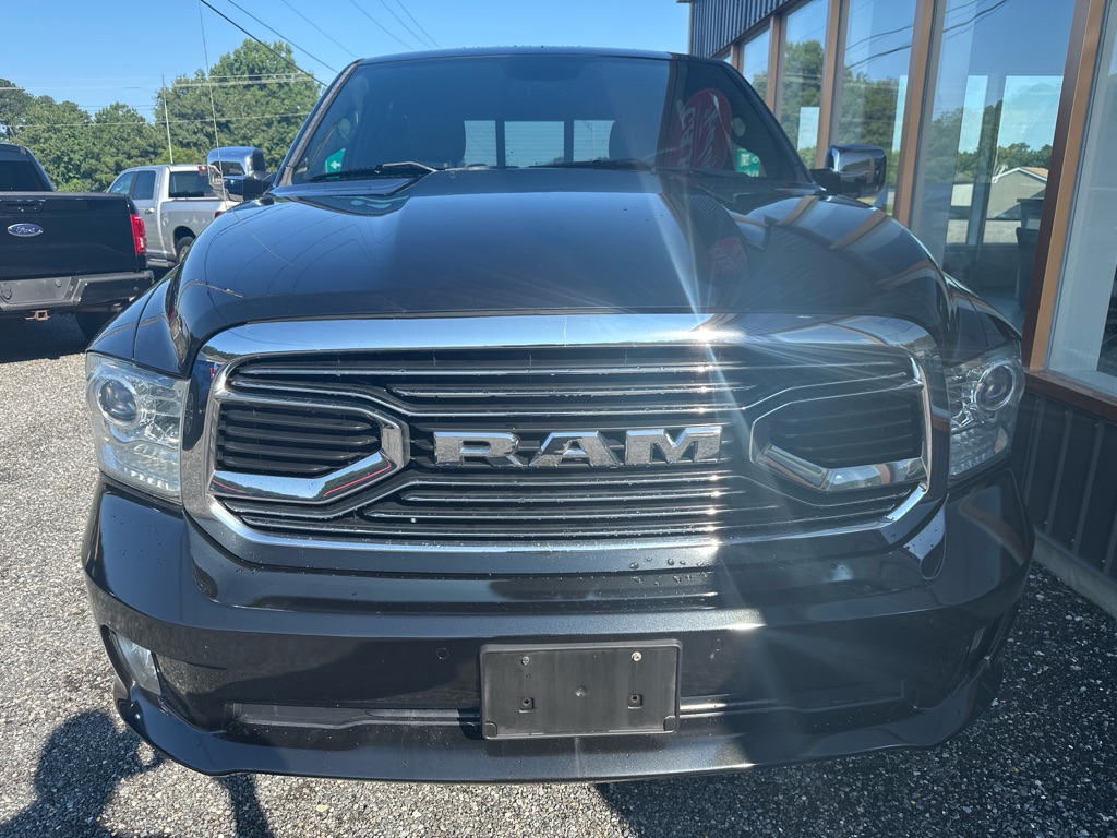 Additional photo of vehicle.